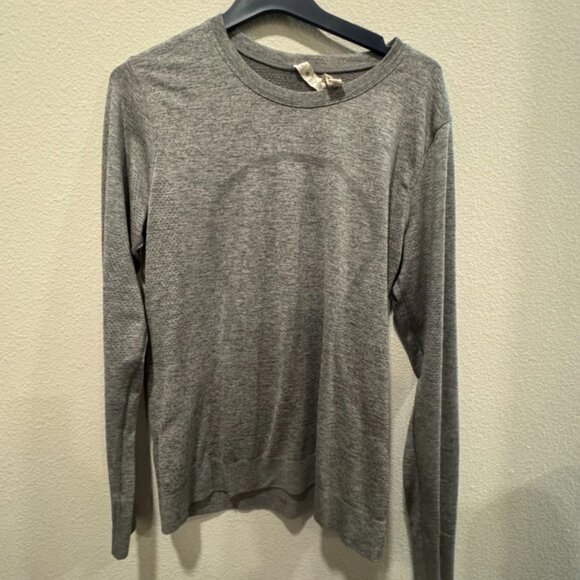 Lululemon Gray Long Sleeve T-shirt - Picture 1 of 3
